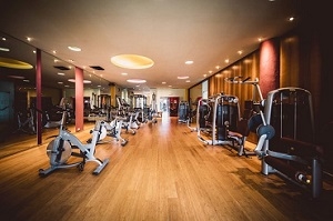 Über die Besonderheiten des Fitnessstudios am Krallerhof klärt Sie the 100 Best auf.